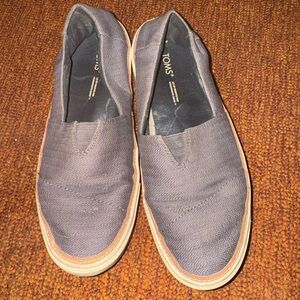 Women’s TOMS gray slip on shoes. 7.5